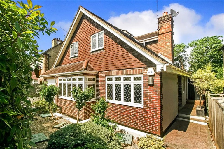 Oaks Road, Kenley, Surrey - EAID:SHINEROCKSPAPI, BID:1