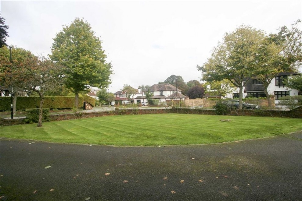 4 bedroom House Detached for sale in Whitgift Foundation, Croydon