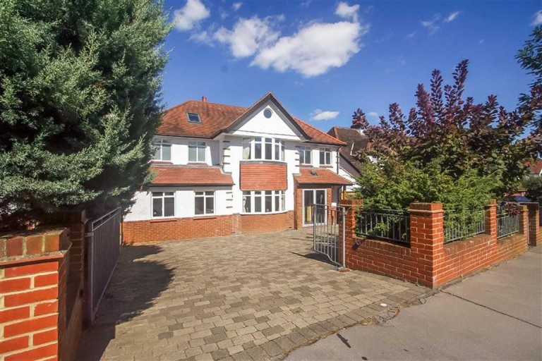 Fitzjames Avenue, Whitgift Foundation, Croydon, Surrey - EAID:SHINEROCKSPAPI, BID:1