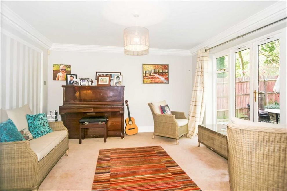 6 bedroom House Detached for sale in Purley