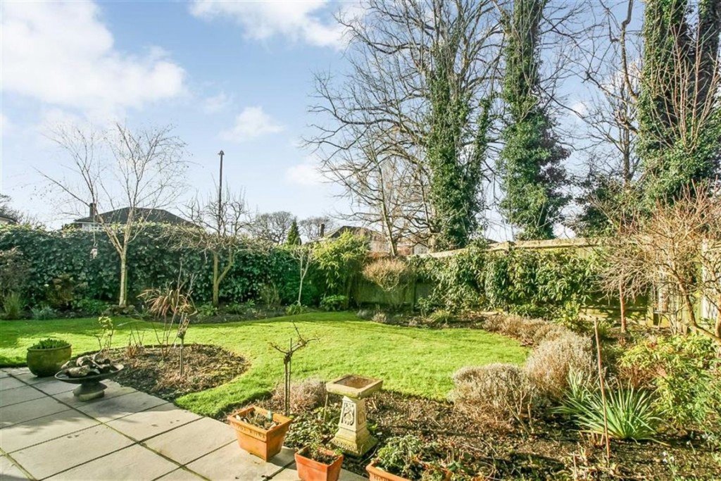 Images for Harding Close, Croydon, Surrey EAID:SHINEROCKSPAPI BID:1