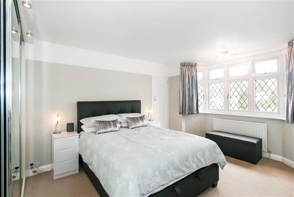 Images for Chaldon Way, Coulsdon, Surrey EAID:SHINEROCKSPAPI BID:1