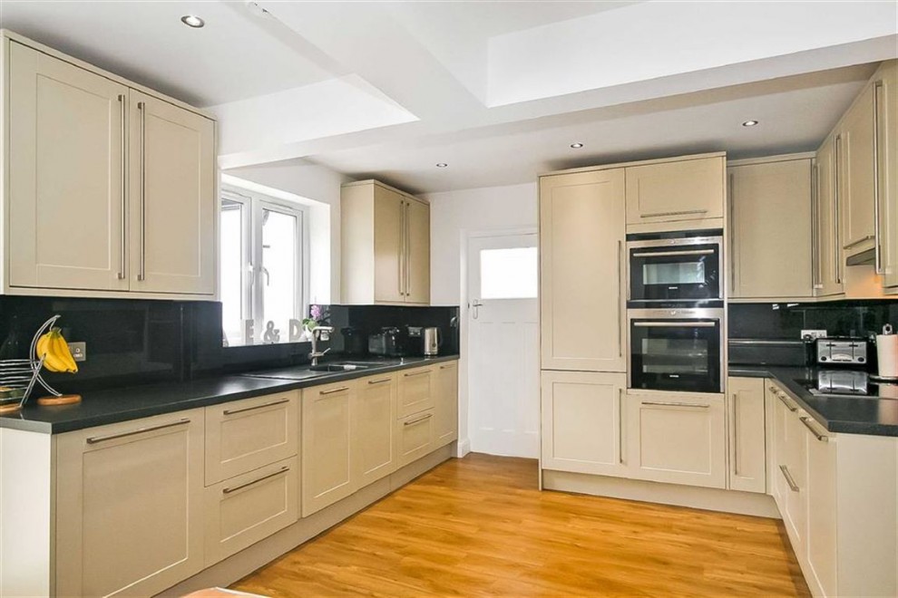 4 bedroom semi detached house for sale in Coulsdon