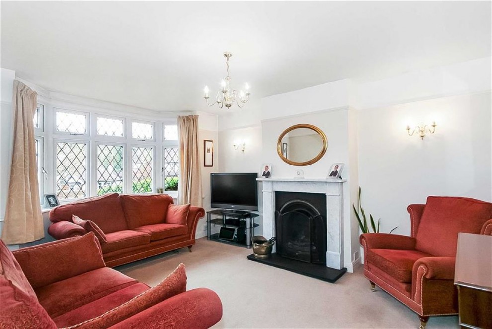 4 bedroom semi detached house for sale in Coulsdon
