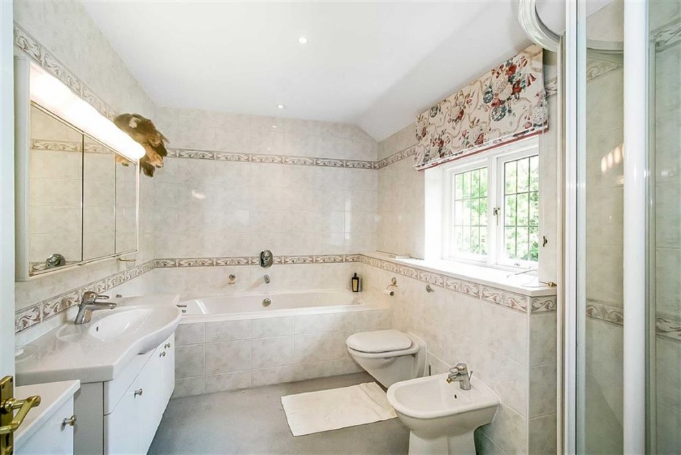 6 bedroom detached house for sale in Purley