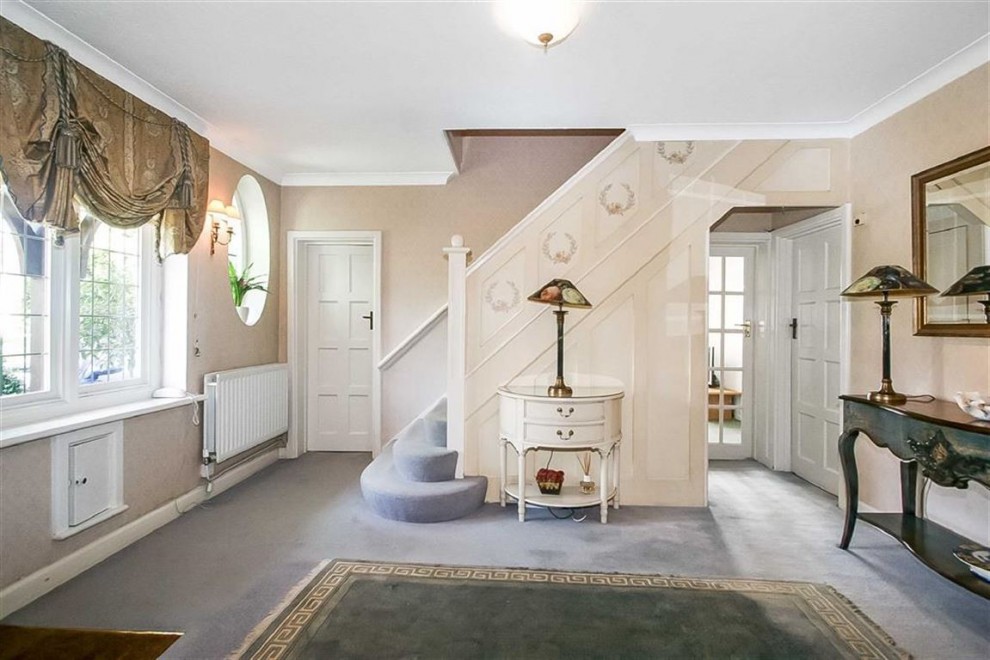 6 bedroom House Detached for sale in Purley