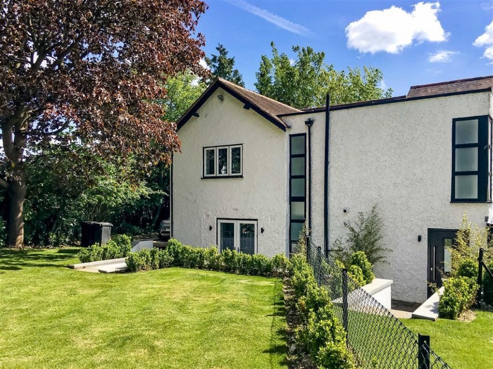 Upper Woodcote Village, b Estate, Purley, Surrey ShineRocks