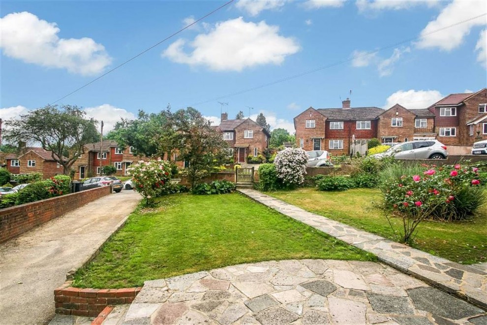 5 bedroom House Detached for sale in Coulsdon