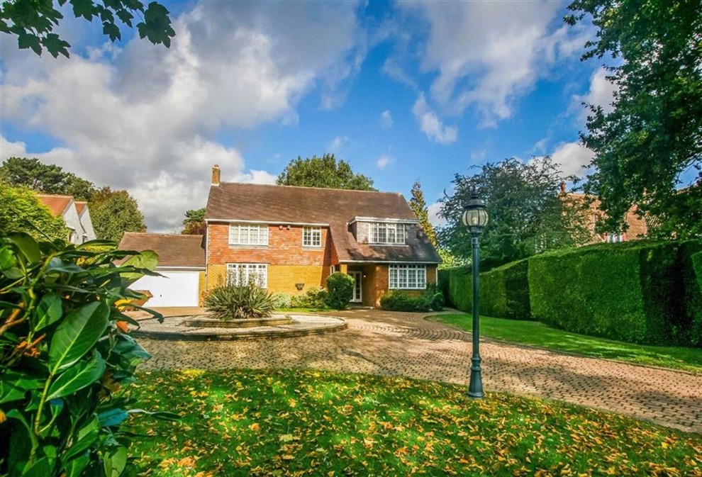 4 bedroom House Detached for sale in Woodcote Estate, Purley