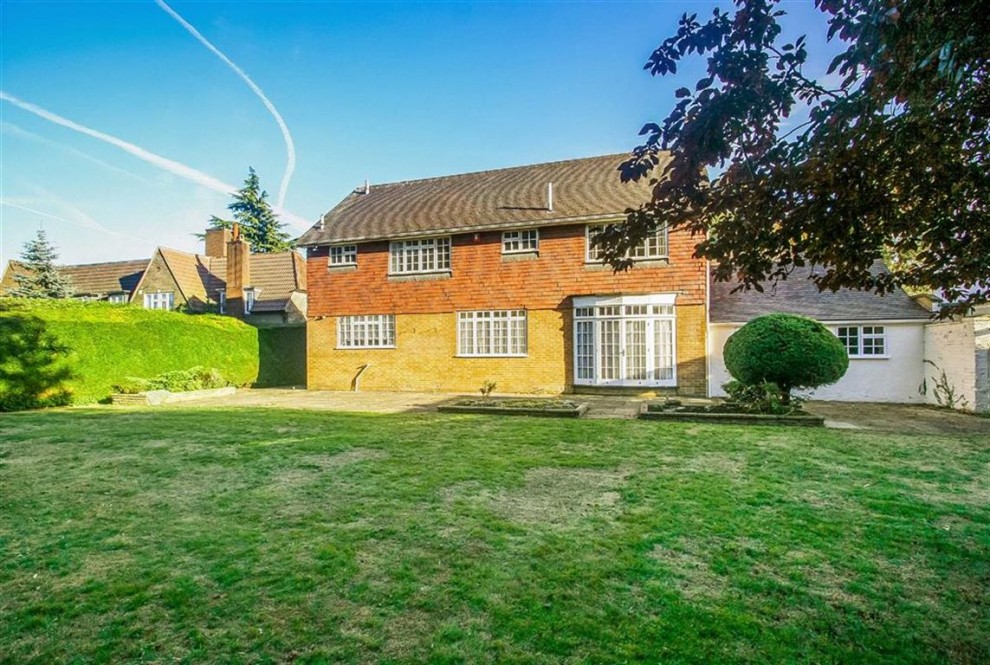 4 bedroom House Detached for sale in Woodcote Estate, Purley
