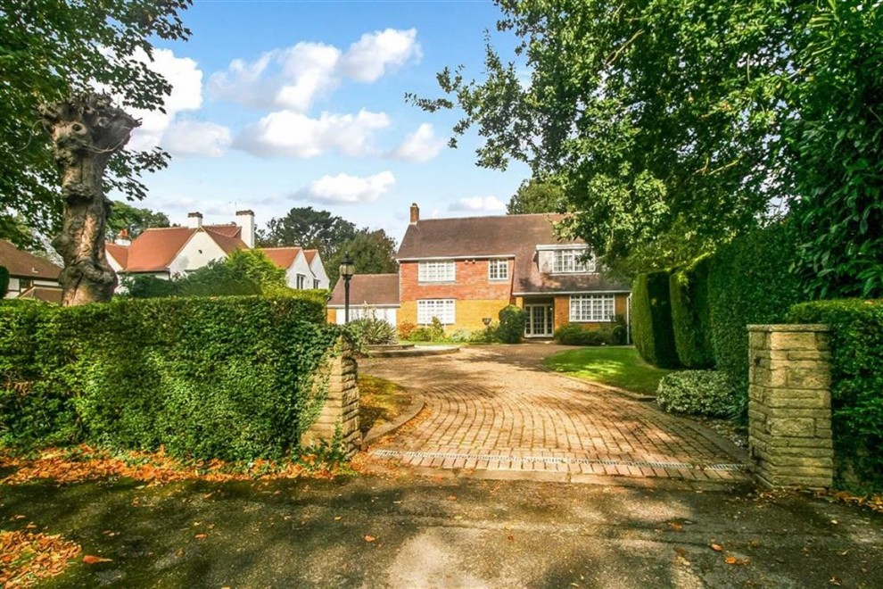 4 bedroom House Detached for sale in Woodcote Estate, Purley