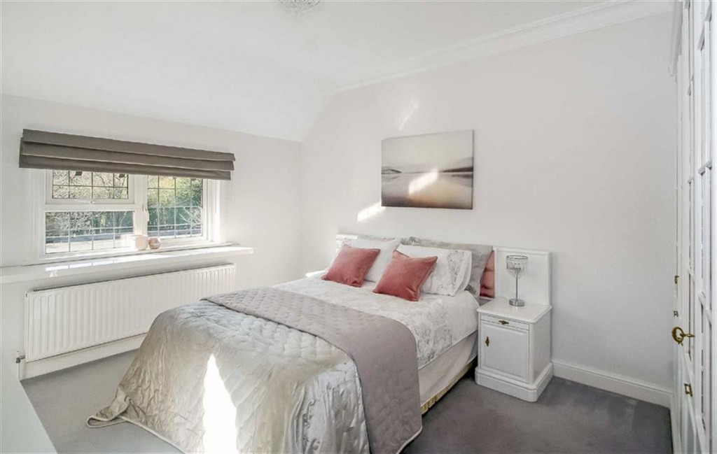 Images for Upper Woodcote Village, Webb Estate, West Purley EAID:SHINEROCKSPAPI BID:1