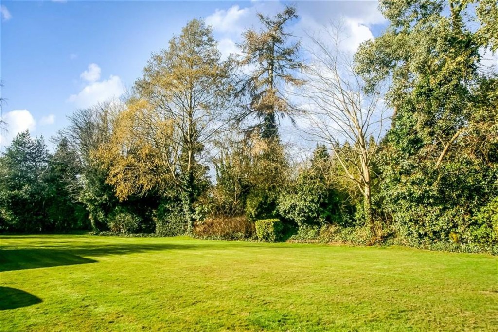 Images for Upper Woodcote Village, Webb Estate, West Purley EAID:SHINEROCKSPAPI BID:1