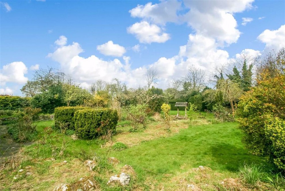 4 bedroom House Detached for sale in Whitgift Estate, East Croydon