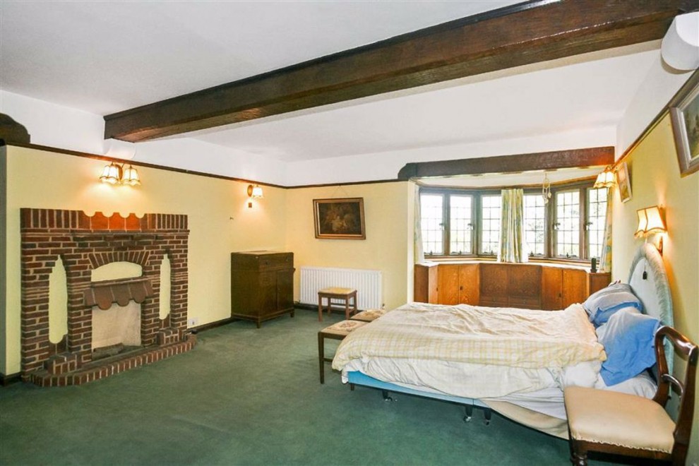 4 bedroom House Detached for sale in Whitgift Estate, East Croydon