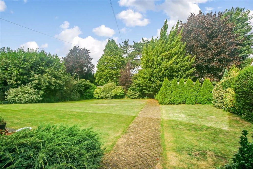 4 bedroom House Detached for sale in Croham Hurst, South Croydon