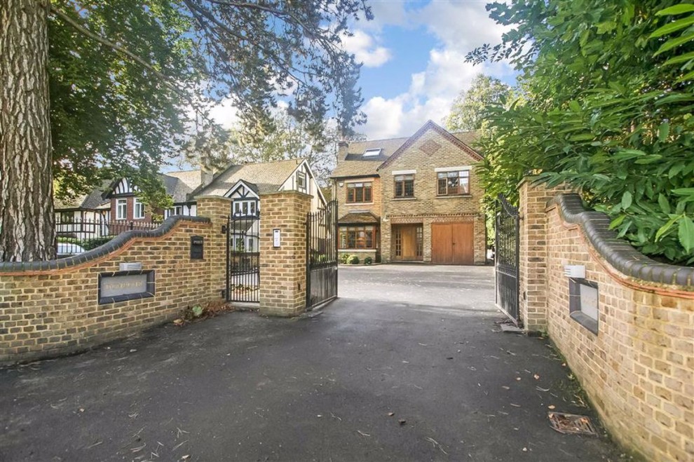 6 bedroom House Detached for sale in West Purley