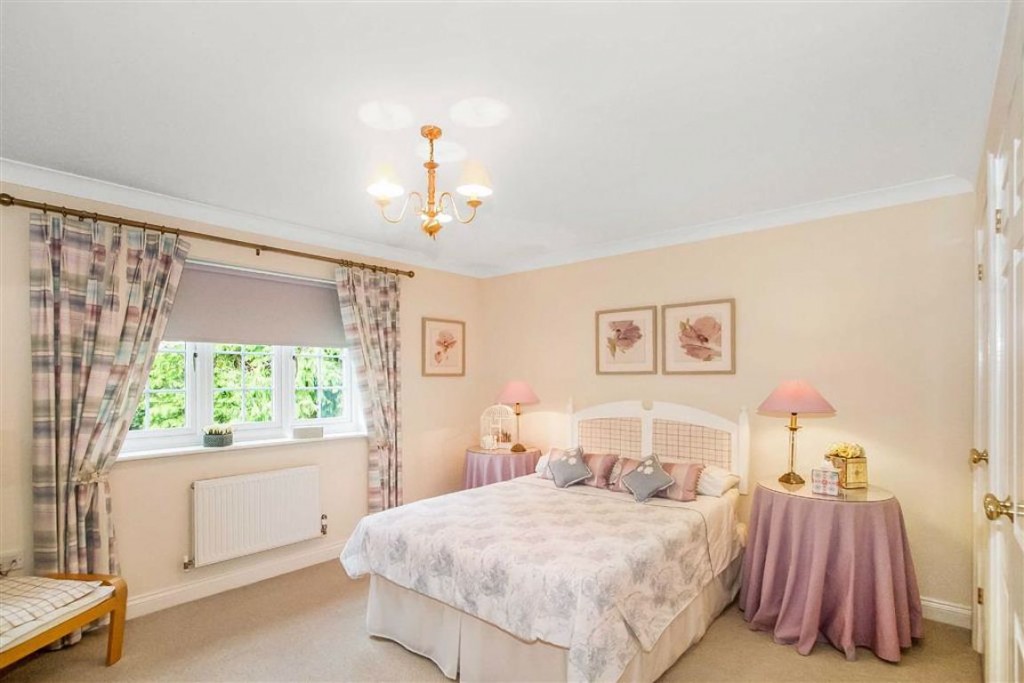 Images for Cadogan Place, Kenley, Surrey EAID:SHINEROCKSPAPI BID:1