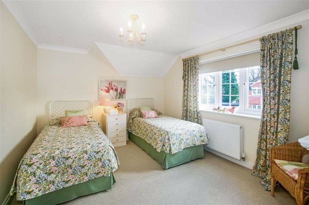 Images for Cadogan Place, Kenley, Surrey EAID:SHINEROCKSPAPI BID:1