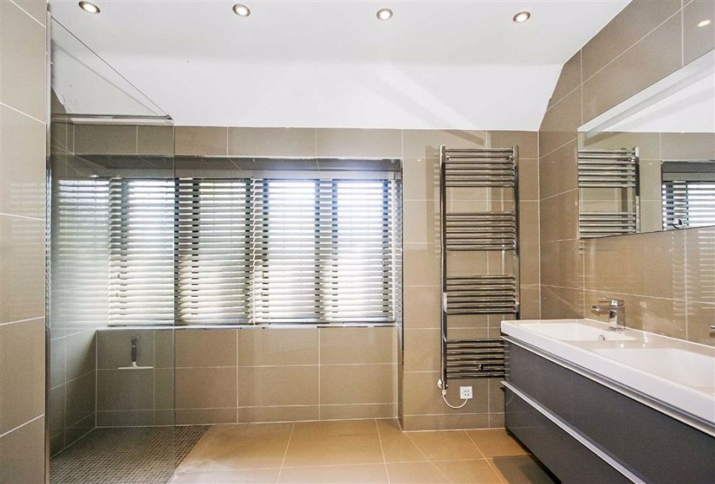 Images for Verulam Avenue, Woodcote Estate, Purley, Surrey EAID:SHINEROCKSPAPI BID:1