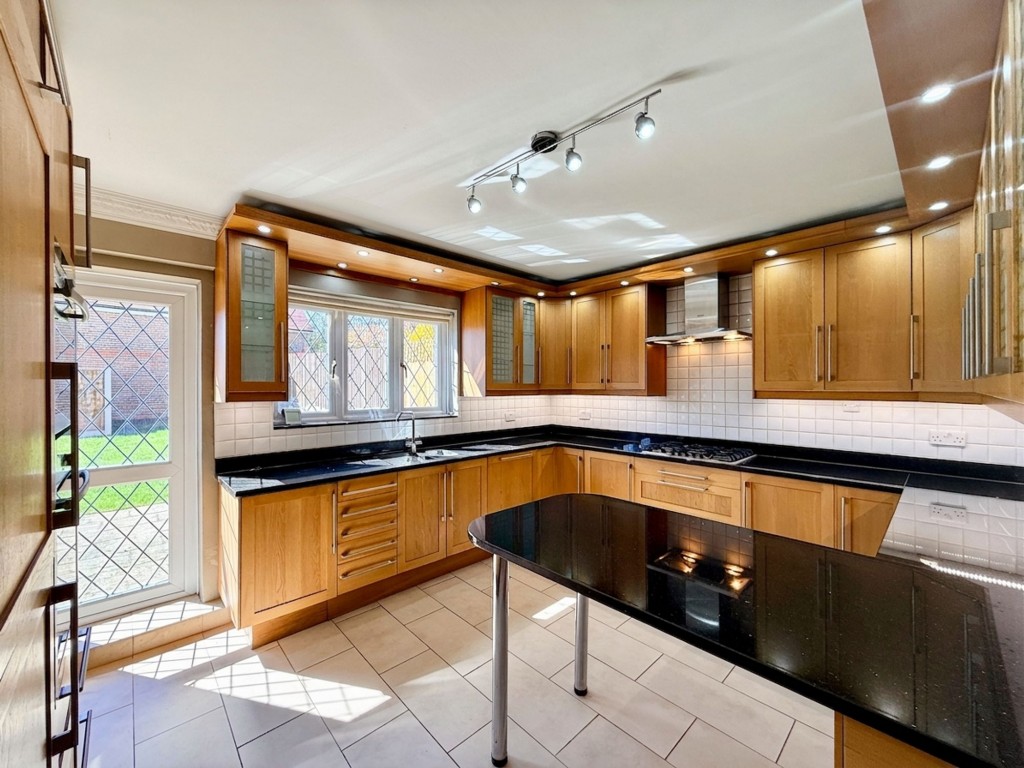 Images for Chipstead Way, Banstead, SM7 EAID:4238971326 BID:111a20da-ac98-4726-afab-e685f1b287bd