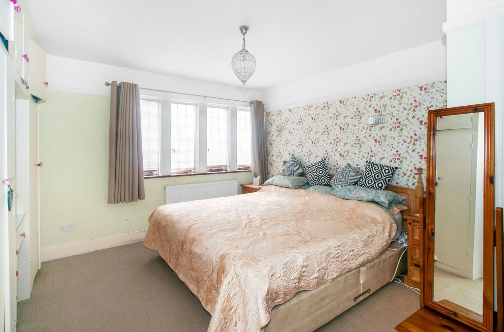 Images for 18 Oakwood Avenue, Purley, CR8 EAID:4238971326 BID:111a20da-ac98-4726-afab-e685f1b287bd