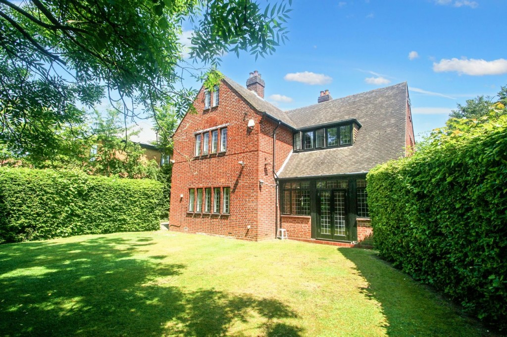 Images for 18 Oakwood Avenue, Purley, CR8 EAID:4238971326 BID:111a20da-ac98-4726-afab-e685f1b287bd