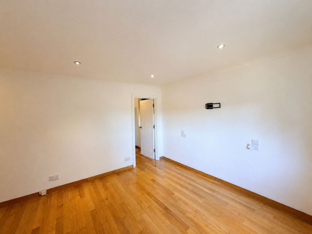 Images for Russell Hill, Purley, CR8 EAID:4238971326 BID:111a20da-ac98-4726-afab-e685f1b287bd