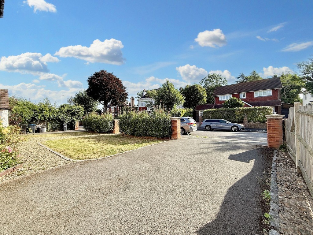 Images for Russell Hill, Purley, CR8 EAID:4238971326 BID:111a20da-ac98-4726-afab-e685f1b287bd