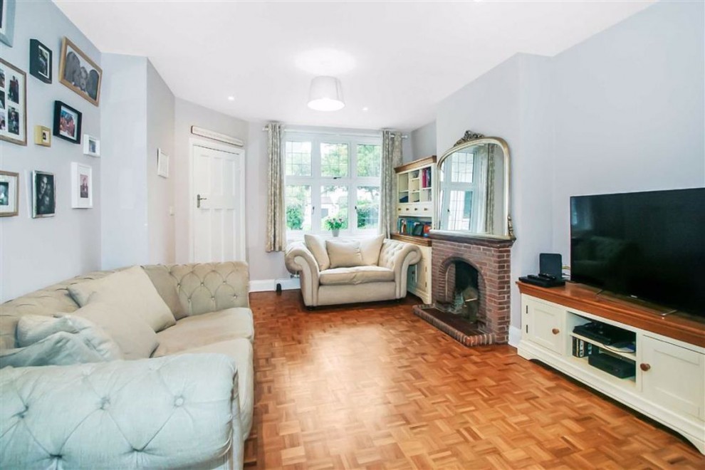 3 bedroom semi detached house for sale in Purley