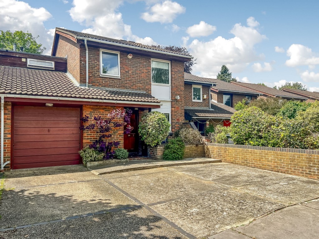 Images for Lyndhurst Close, Park Hill, CR0 EAID:4238971326 BID:111a20da-ac98-4726-afab-e685f1b287bd