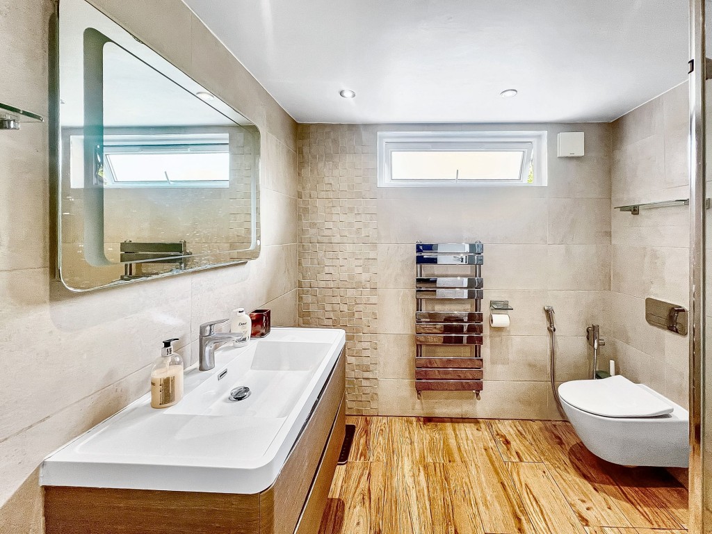 Images for Lyndhurst Close, Park Hill, CR0 EAID:4238971326 BID:111a20da-ac98-4726-afab-e685f1b287bd