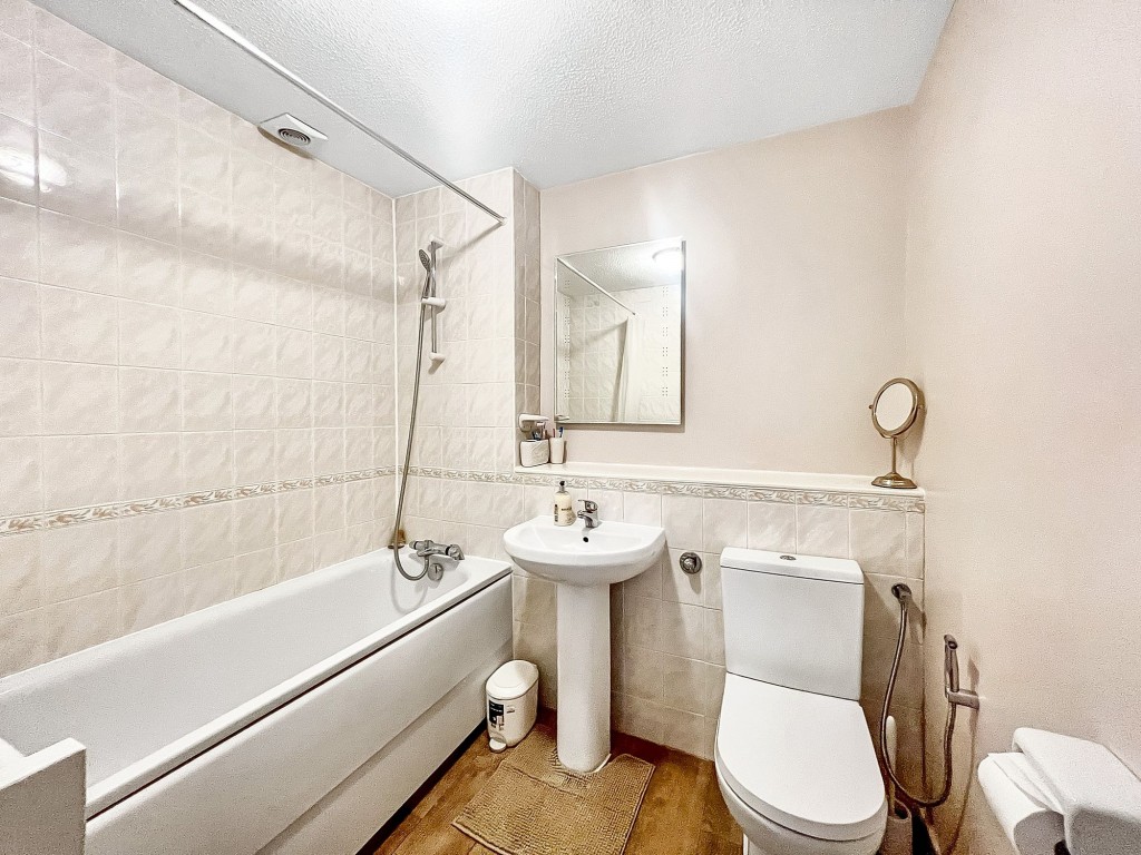Images for Lyndhurst Close, Park Hill, CR0 EAID:4238971326 BID:111a20da-ac98-4726-afab-e685f1b287bd