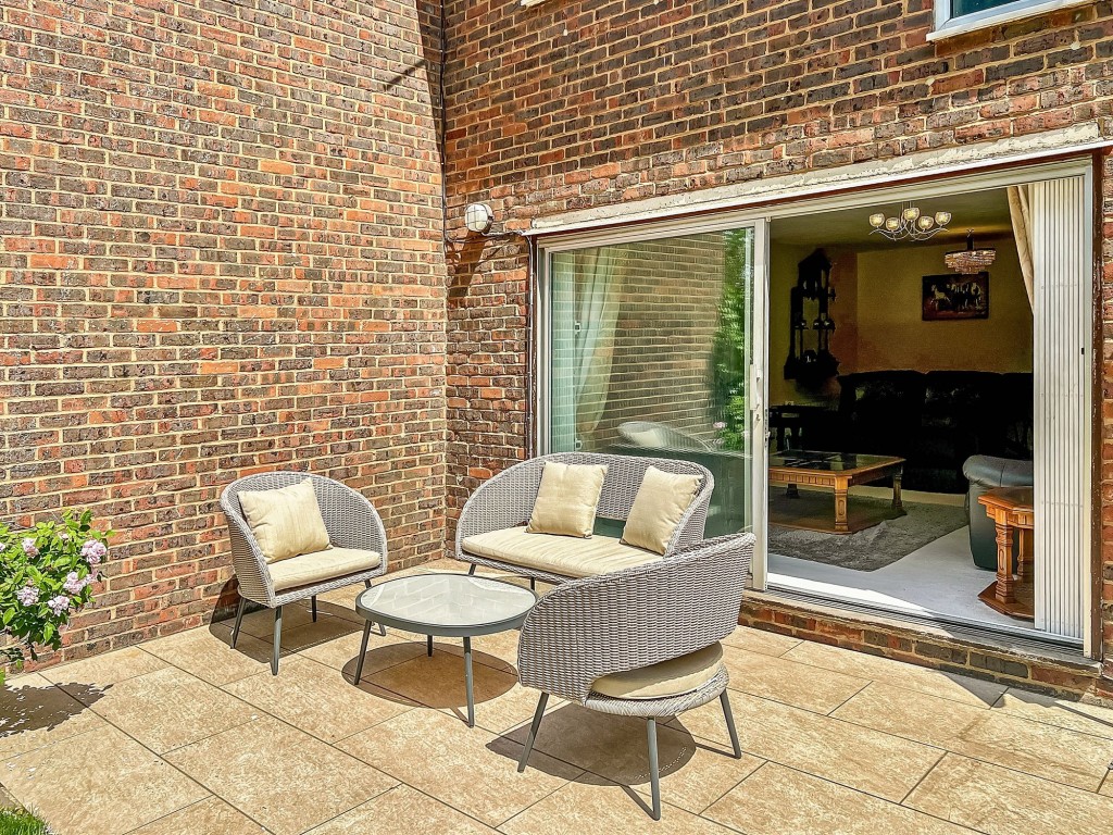 Images for Lyndhurst Close, Park Hill, CR0 EAID:4238971326 BID:111a20da-ac98-4726-afab-e685f1b287bd
