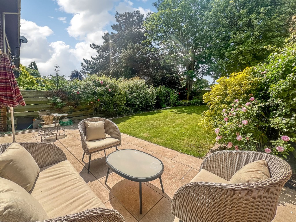 Images for Lyndhurst Close, Park Hill, CR0 EAID:4238971326 BID:111a20da-ac98-4726-afab-e685f1b287bd
