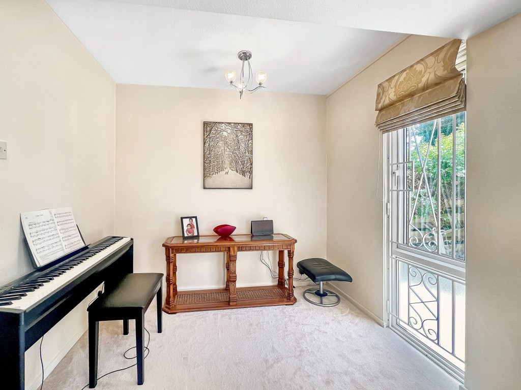 Images for Lyndhurst Close, Park Hill, CR0 EAID:4238971326 BID:111a20da-ac98-4726-afab-e685f1b287bd