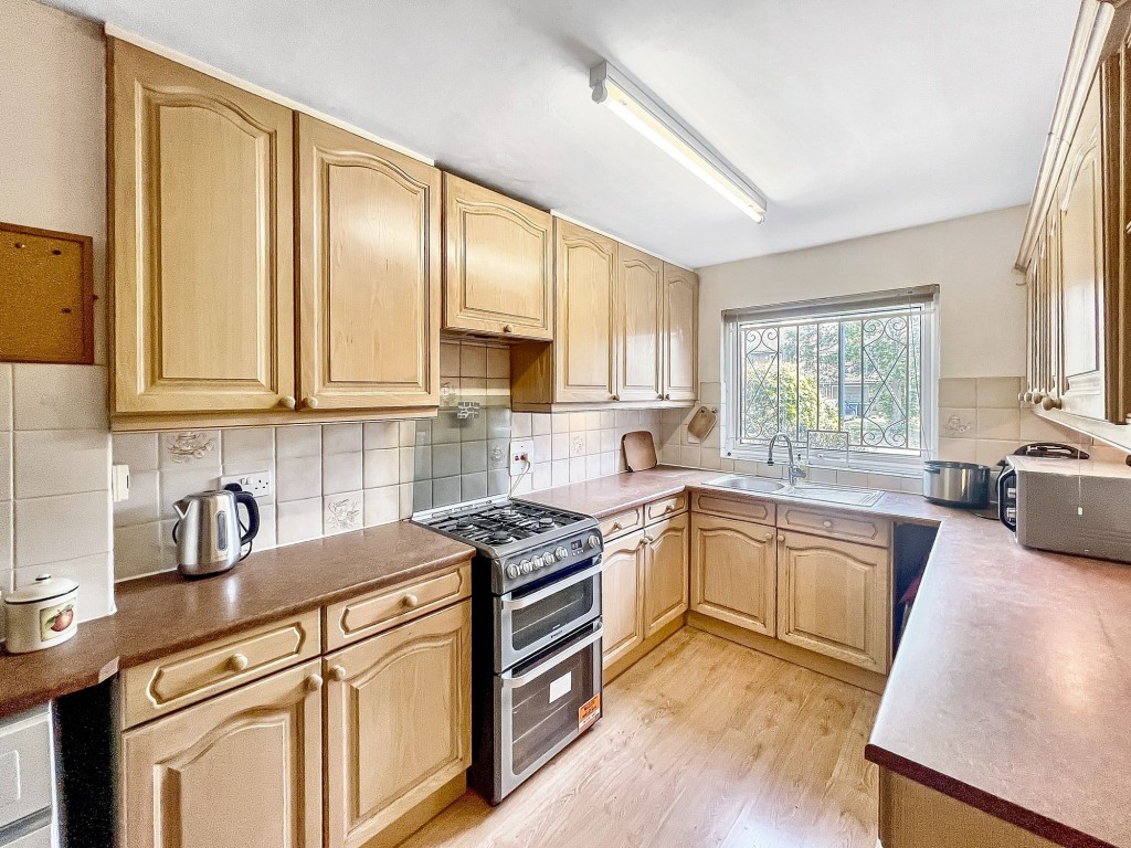 Images for Lyndhurst Close, Park Hill, CR0 EAID:4238971326 BID:111a20da-ac98-4726-afab-e685f1b287bd