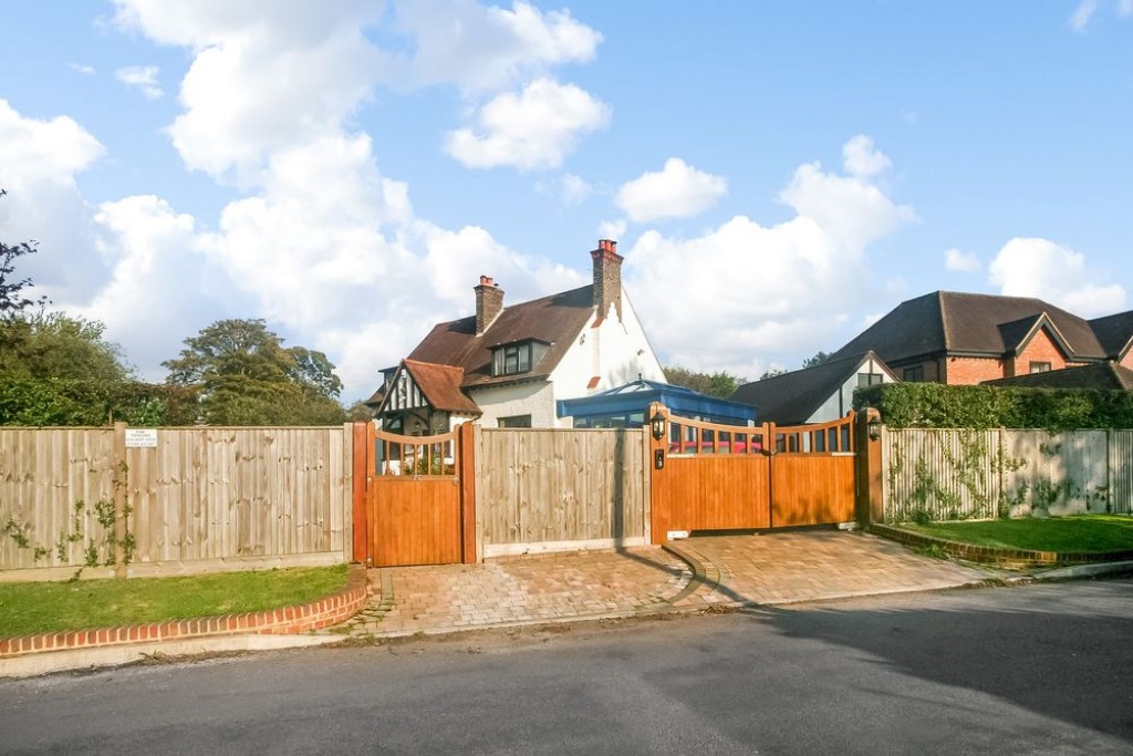 Images for Westhall Road, Warlingham, CR6 EAID:4238971326 BID:111a20da-ac98-4726-afab-e685f1b287bd