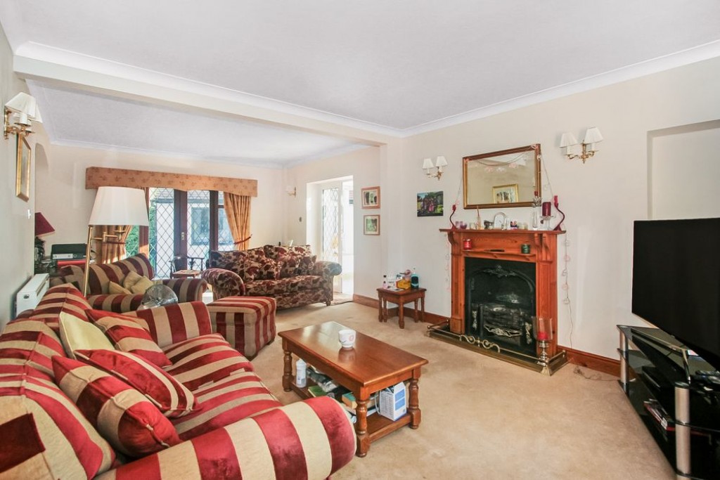 Images for Westhall Road, Warlingham, CR6 EAID:4238971326 BID:111a20da-ac98-4726-afab-e685f1b287bd