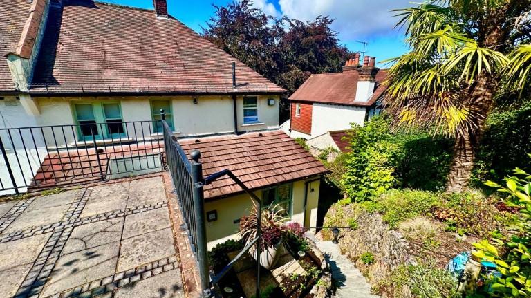 Cliff End, Purley, CR8 - EAID:4238971326, BID:111a20da-ac98-4726-afab-e685f1b287bd