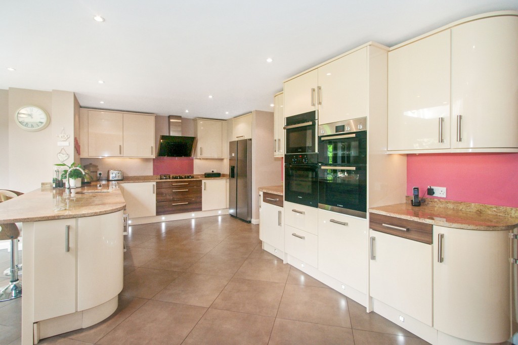 Images for Verulam Avenue, Purley, CR8 EAID:4238971326 BID:111a20da-ac98-4726-afab-e685f1b287bd