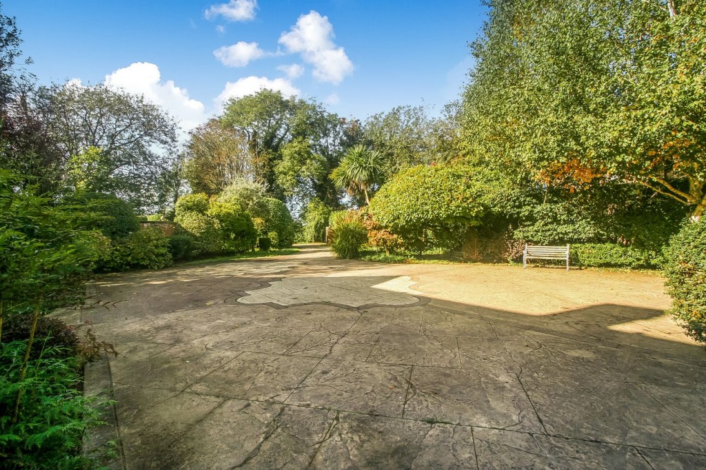 Images for Woodcote Park Avenue, Purley, CR8 EAID:4238971326 BID:111a20da-ac98-4726-afab-e685f1b287bd