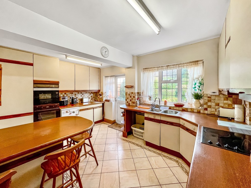 Images for Elmfield Way, South Croydon, CR2 EAID:4238971326 BID:111a20da-ac98-4726-afab-e685f1b287bd