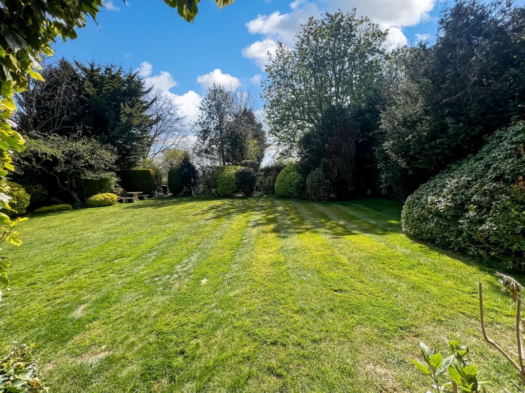 Images for Hillcroft Avenue, Purley, CR8 EAID:4238971326 BID:111a20da-ac98-4726-afab-e685f1b287bd