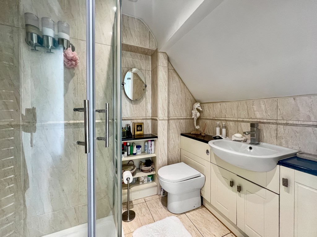 Images for Hillcroft Avenue, Purley, CR8 EAID:4238971326 BID:111a20da-ac98-4726-afab-e685f1b287bd