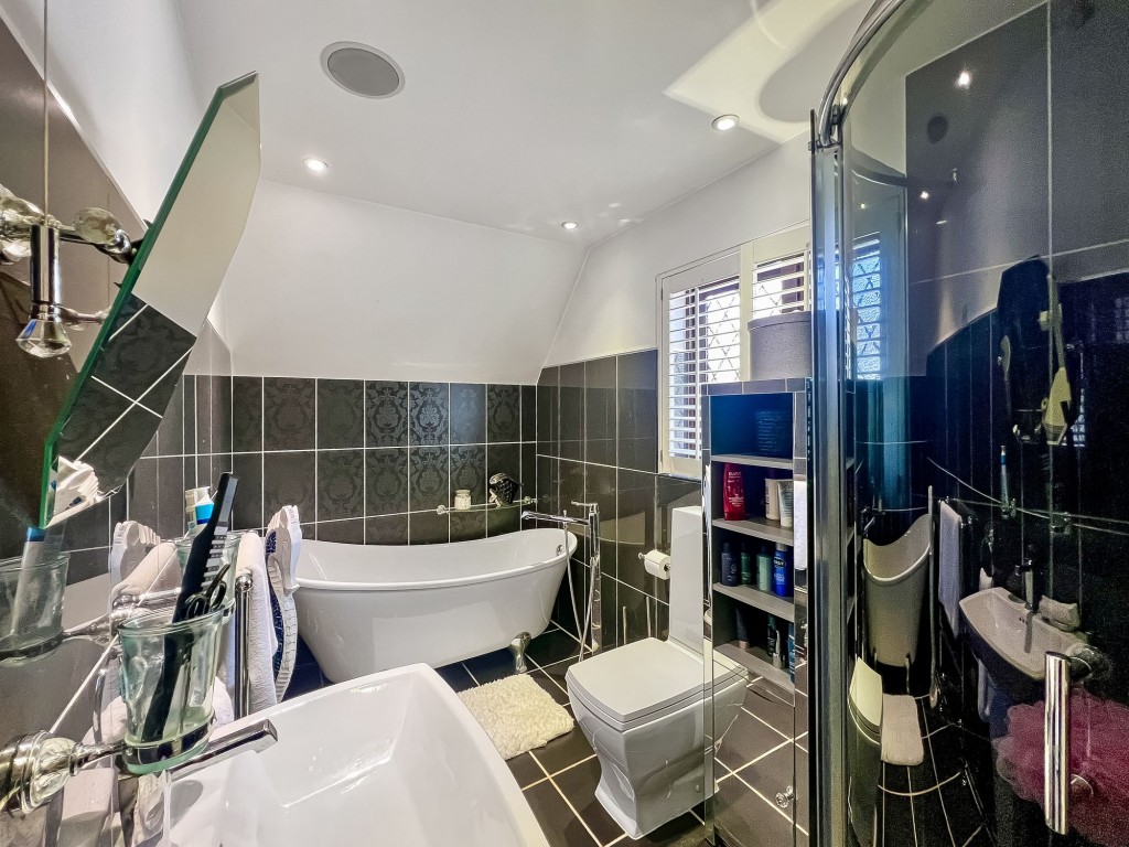 Images for Hillcroft Avenue, Purley, CR8 EAID:4238971326 BID:111a20da-ac98-4726-afab-e685f1b287bd