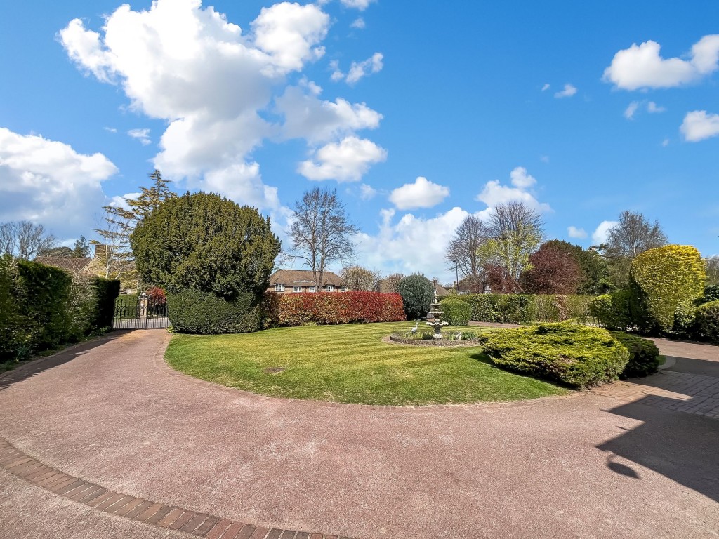 Images for Hillcroft Avenue, Purley, CR8 EAID:4238971326 BID:111a20da-ac98-4726-afab-e685f1b287bd