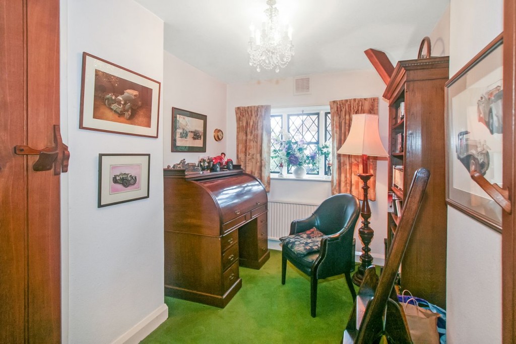 Images for 68 Croham Manor Road, South Croydon, CR2 EAID:4238971326 BID:111a20da-ac98-4726-afab-e685f1b287bd