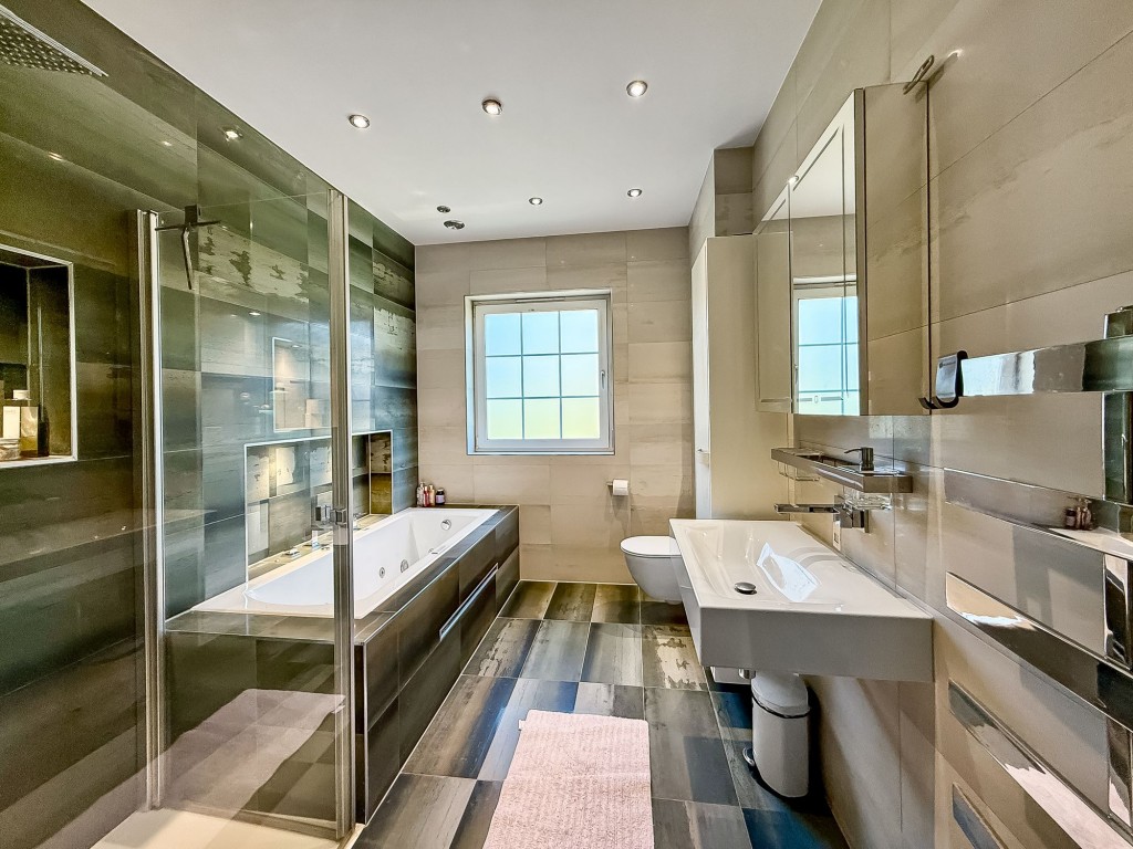 Images for Kingswood Way, South Croydon, CR2 EAID:4238971326 BID:111a20da-ac98-4726-afab-e685f1b287bd