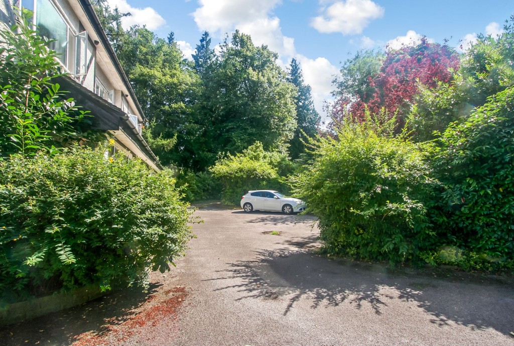 Images for Cullesden Road, Kenley, CR8 EAID:4238971326 BID:111a20da-ac98-4726-afab-e685f1b287bd